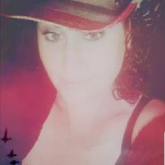 Meet your Posher, Angela - Picture 1 of 1